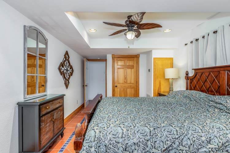 Ground Floor King with Private Bath