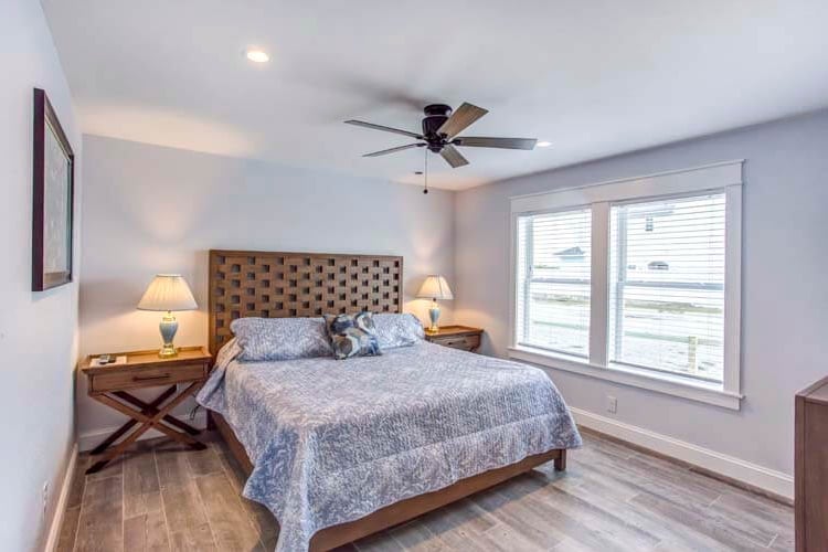 Ground Floor King with Private Bath (15)