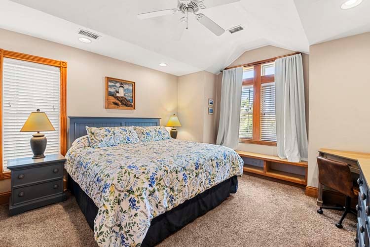 2nd Floor King with Private Bath