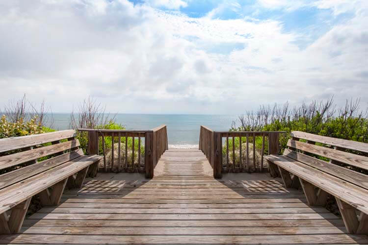 Private Dune Top Deck with Built-In Seating