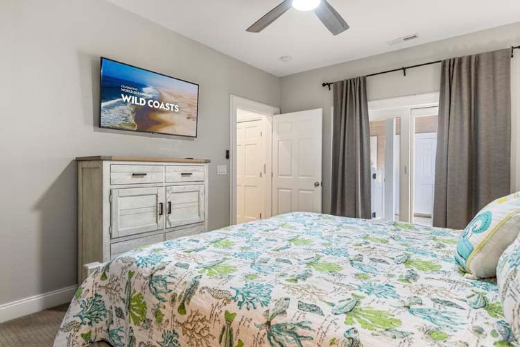 Ground Floor King with Private Bath