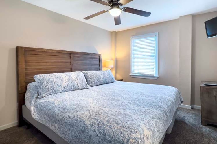 Ground Floor King with Private Bath