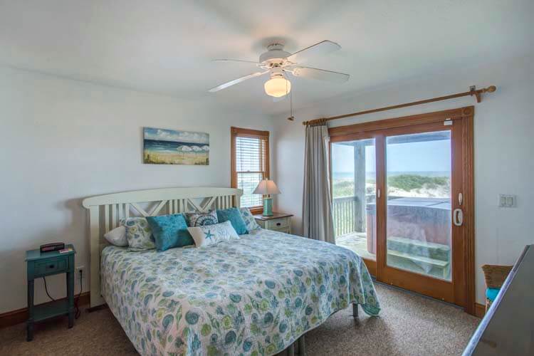 1st Floor King with Private Bath