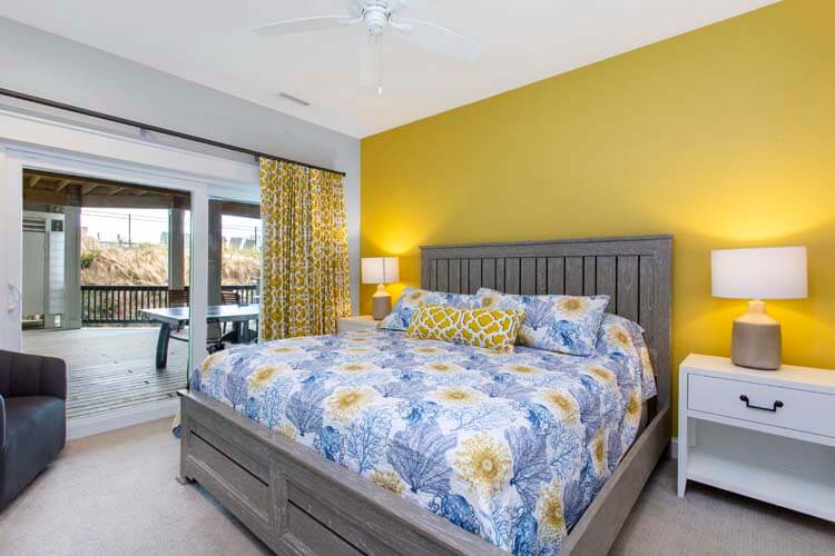 Ground Floor King with Private Bath (22)