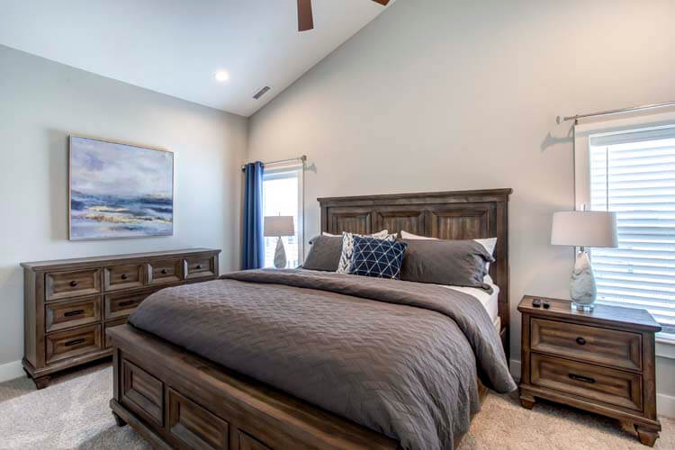 2nd Floor King with Private Bath