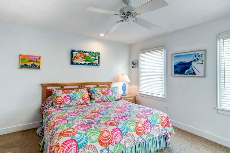 1st Floor King Bedroom