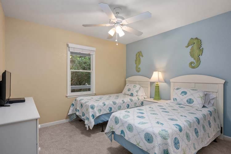 1st Floor Twins with Private Bath