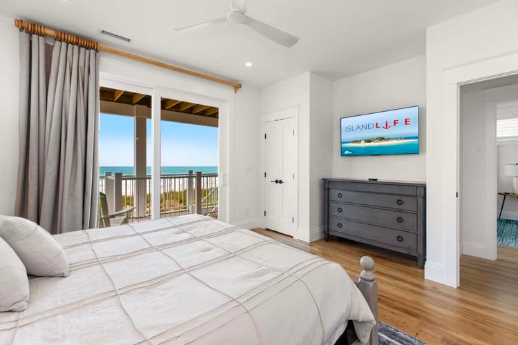 1st Floor King with Private Bath