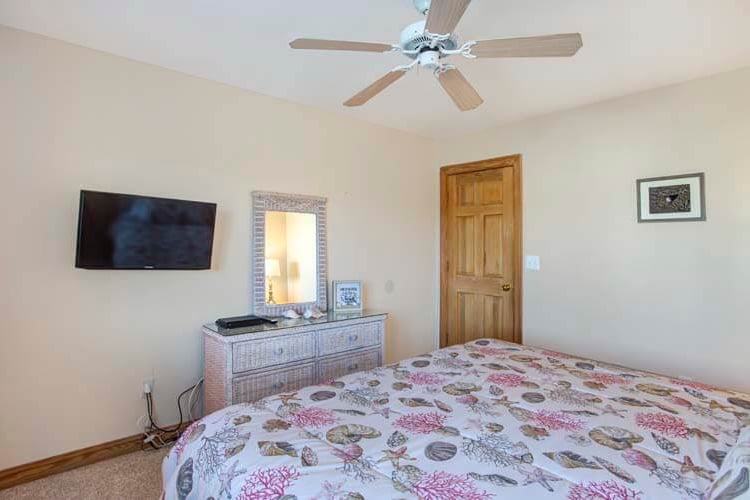 1st Floor King with Private Bath