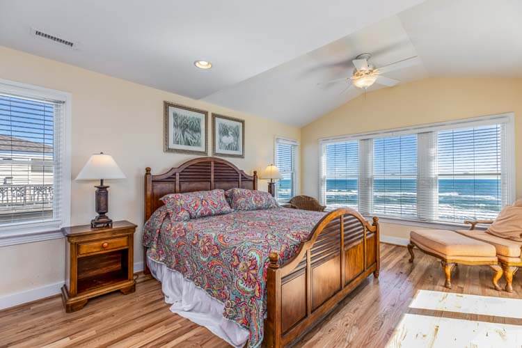 2nd Floor King with Private Bath