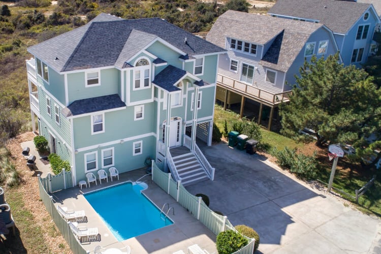 7 BR : 5.1 BA in COROLLA