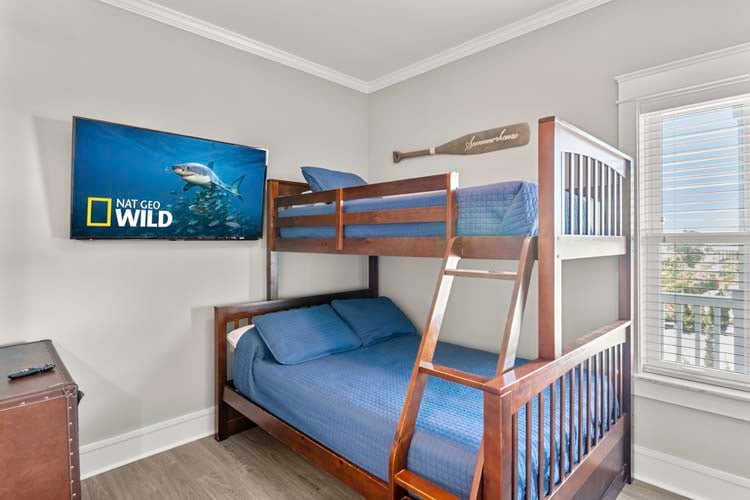 1st Floor Pyramid Bunk/Twin with Private Bath