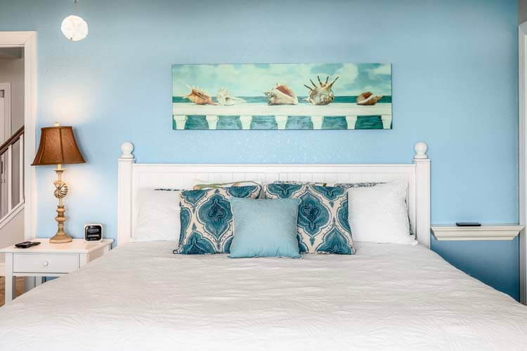 1st Floor King with Private Bath