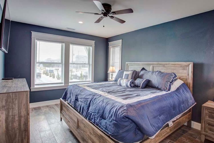 Ground Floor King with Private Bath (13)