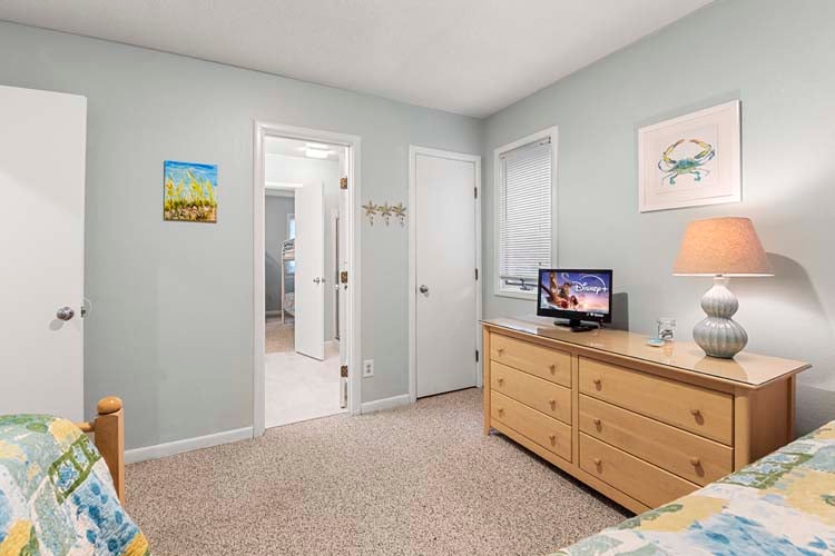 1st Floor Twins with Shared Bath