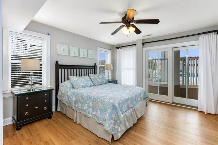 Ground Floor Queen with Private Bath