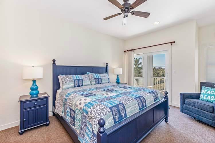 1st Floor King with Private Bath