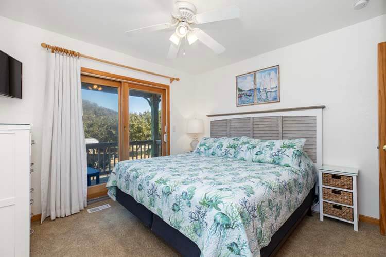 1st Floor King with Private Bath