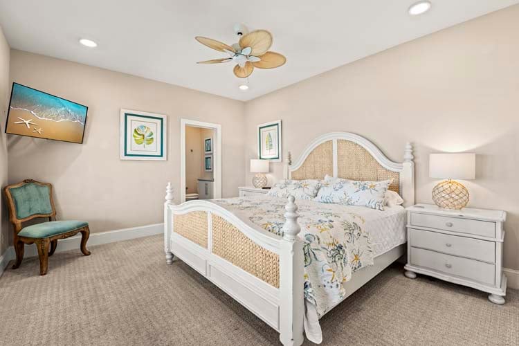 1st Floor King with Private Bath