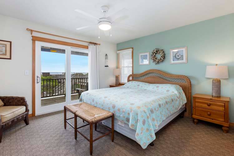 1st Floor King with Private Bath