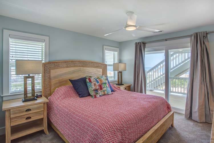 1st Floor King with Private Bath