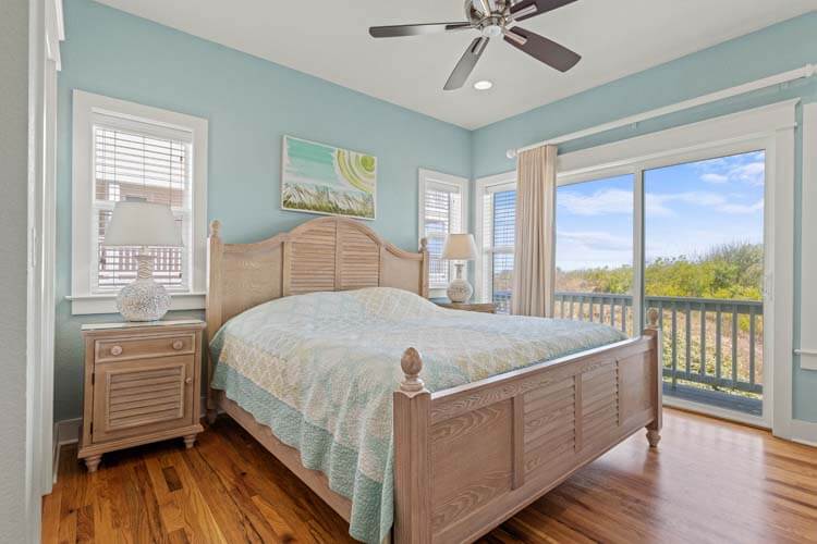 1st Floor King with Private Bath #4