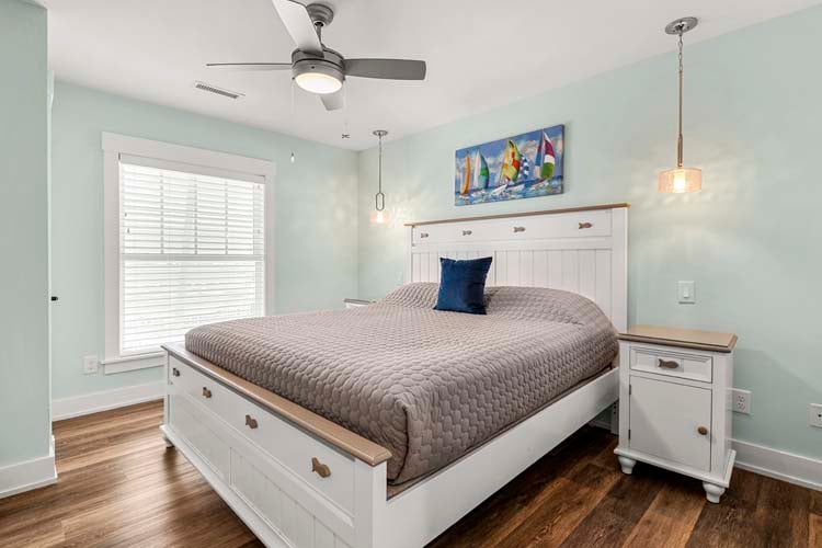 2nd Floor King with Private Bath