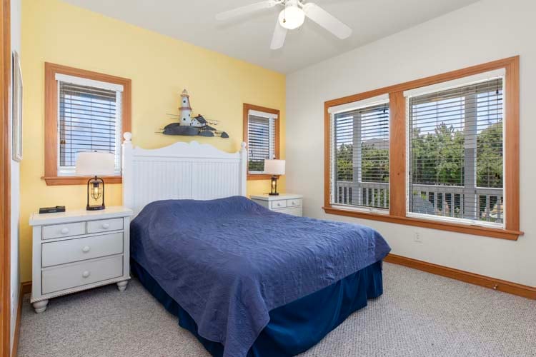 1st Floor Queen with Private Bath