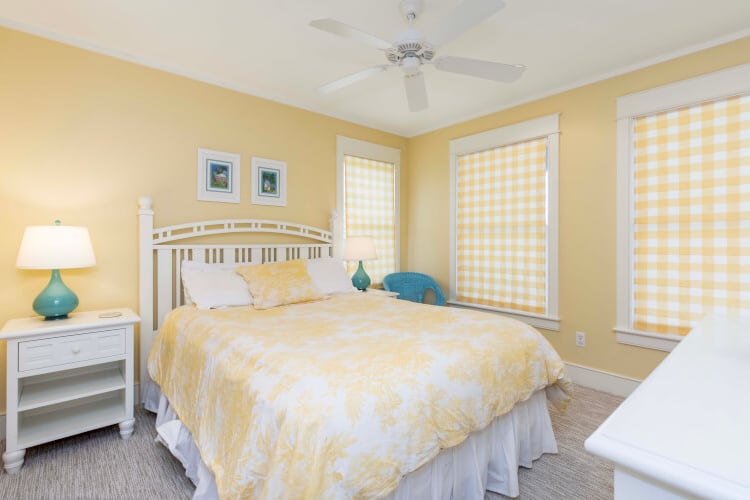 1st Floor Queen with Shared Bath