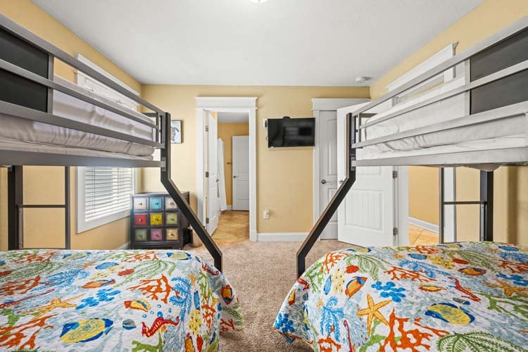 Ground Floor Pyramid Bunks with Shared Bath