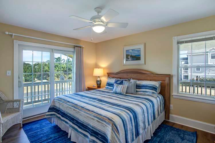 1st Floor King with Private Bath