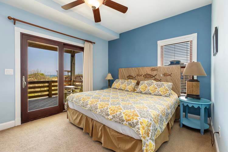 1st Floor King with Private Bath