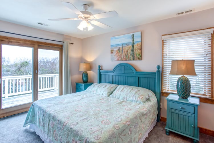 2nd Floor King with Private Bath