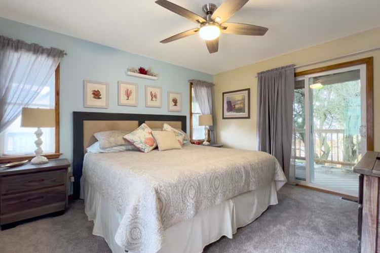 1st Floor King with Private Bath