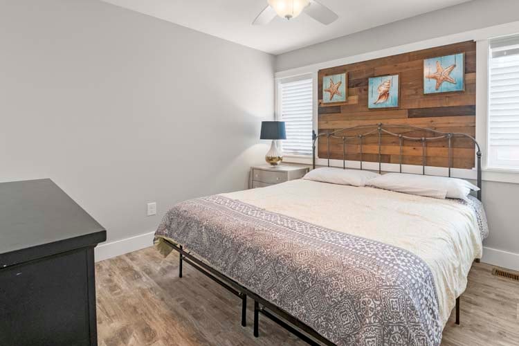 1st Floor King with Private Bath