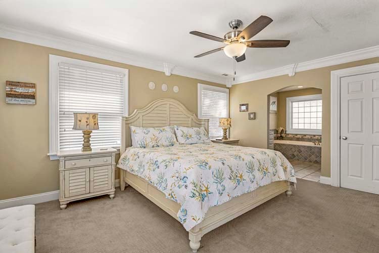 1st Floor King with Private Bath