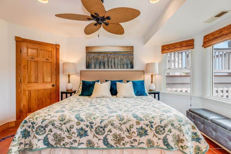 Ground Floor King with Private Bath