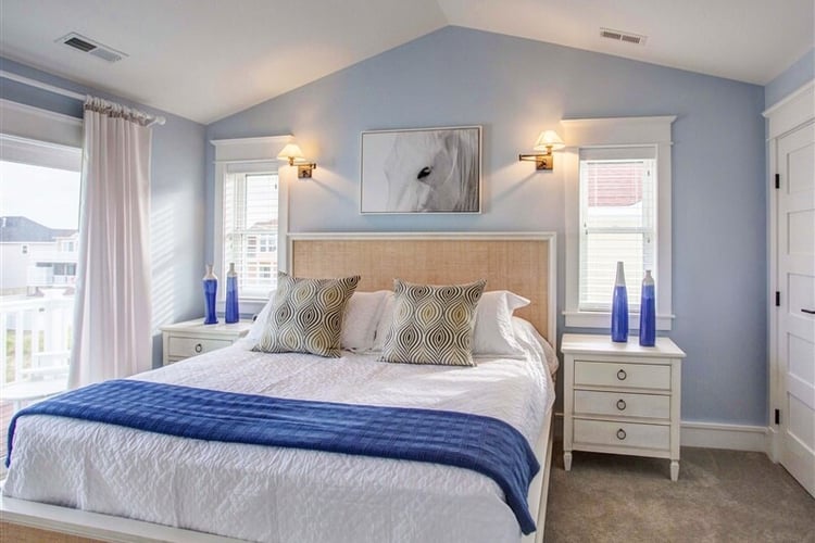 2nd Floor King with Private Bath