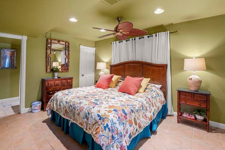 Ground Floor King with Private Bath