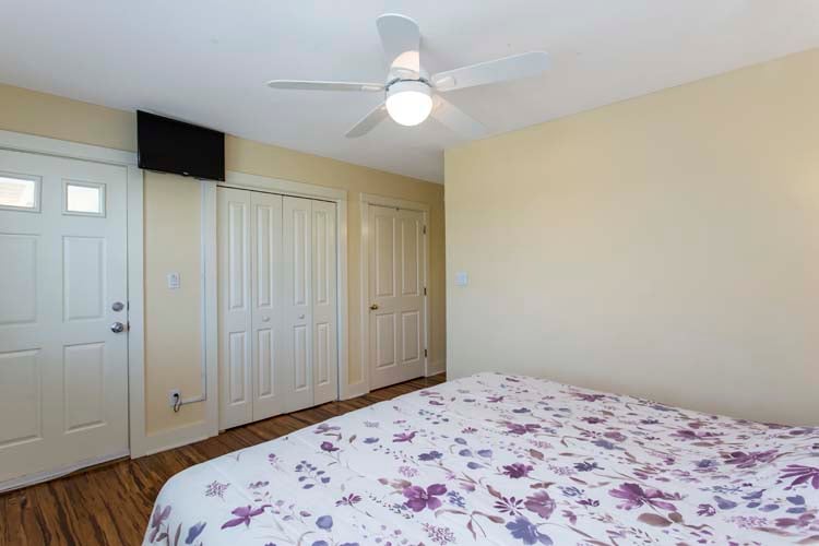 1st Floor King with Private Bath