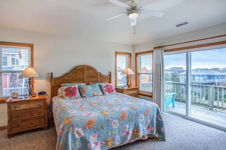 2nd Floor King with Private Bath