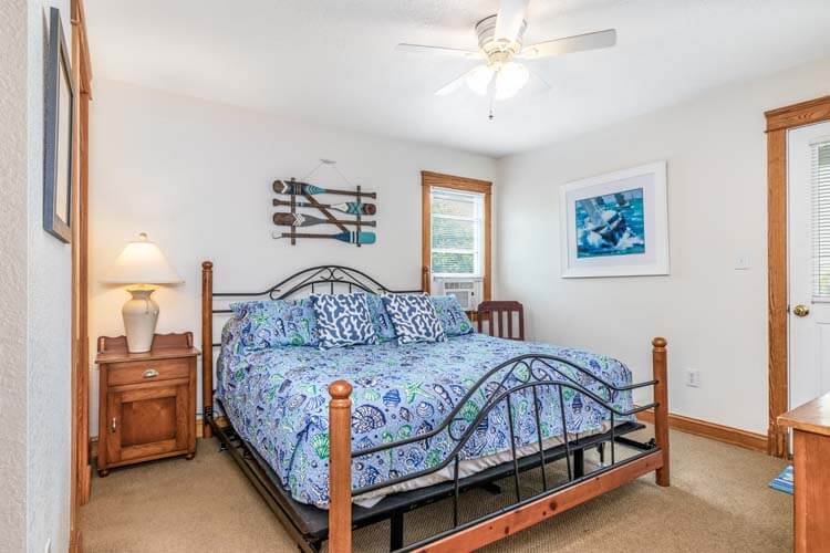 1st Floor King with Shared Bath