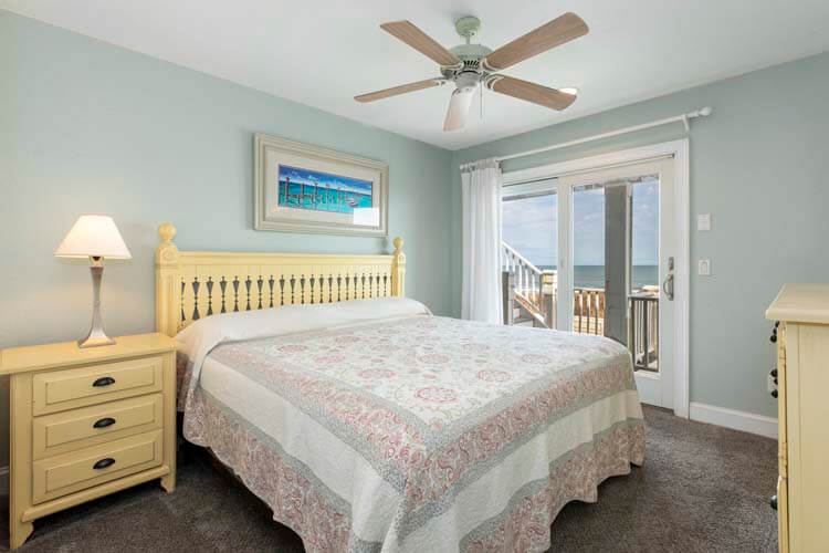 1st Floor King with Private Bath