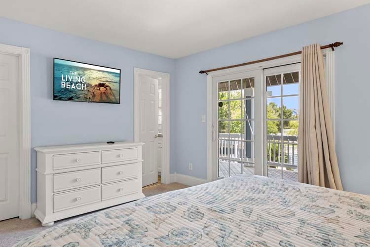 1st Floor King with Private Bath