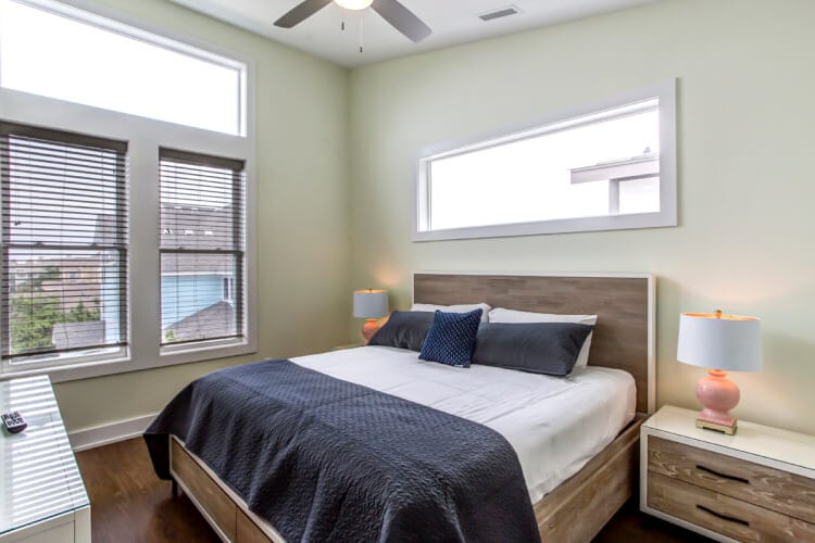 1st Floor King with Private Bath