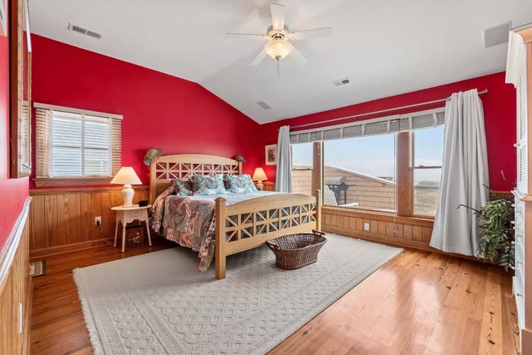 2nd Floor King with Private Bath