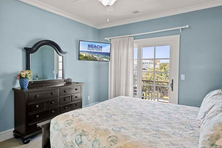 2nd Floor King with Private Bath