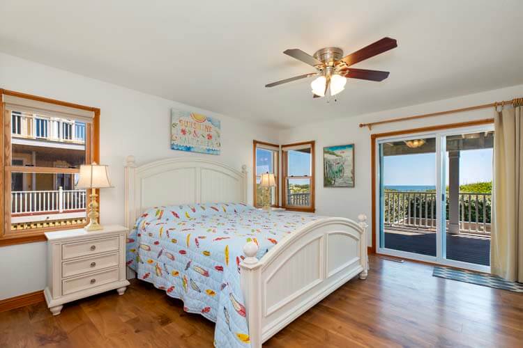 1st Floor King with Private Bath