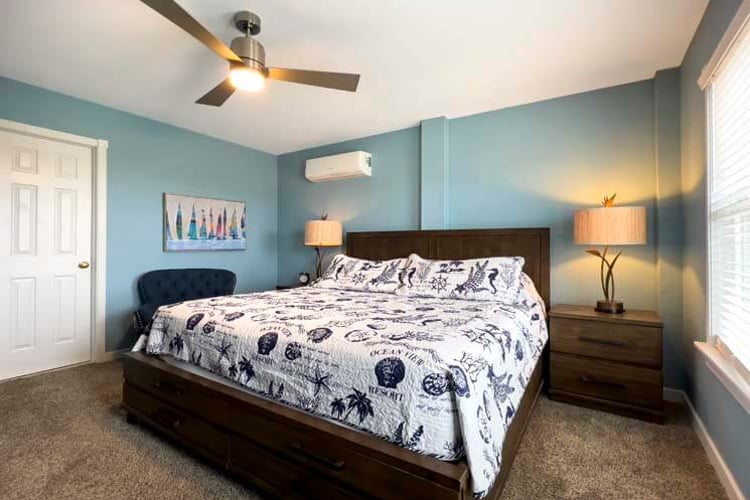 2nd Floor King with Shared Bath