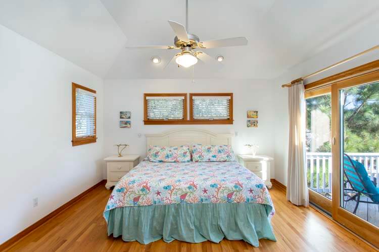 2nd Floor King with Private Bath